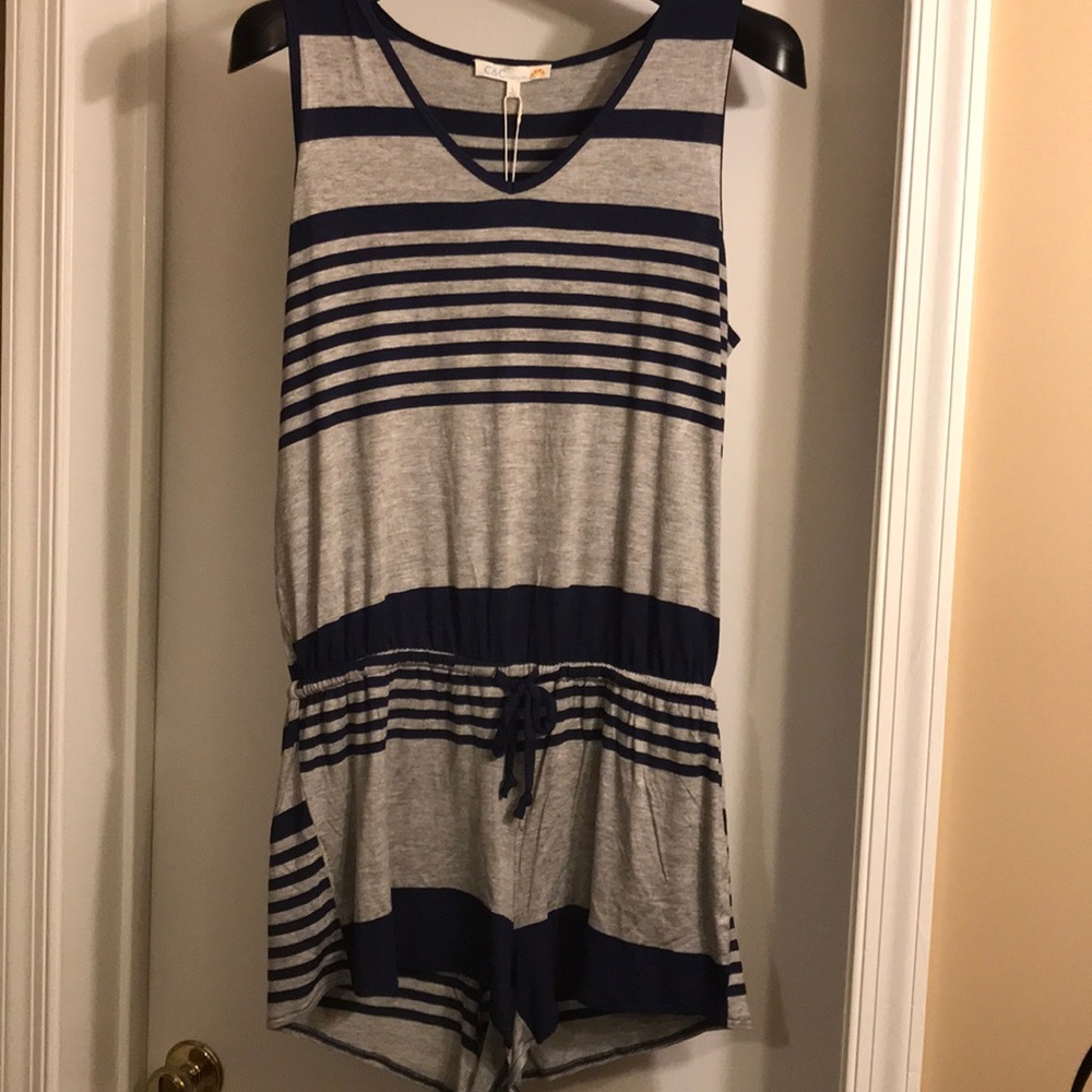 NWT!  🆕 🆕 🆕 Cute, comfy romper